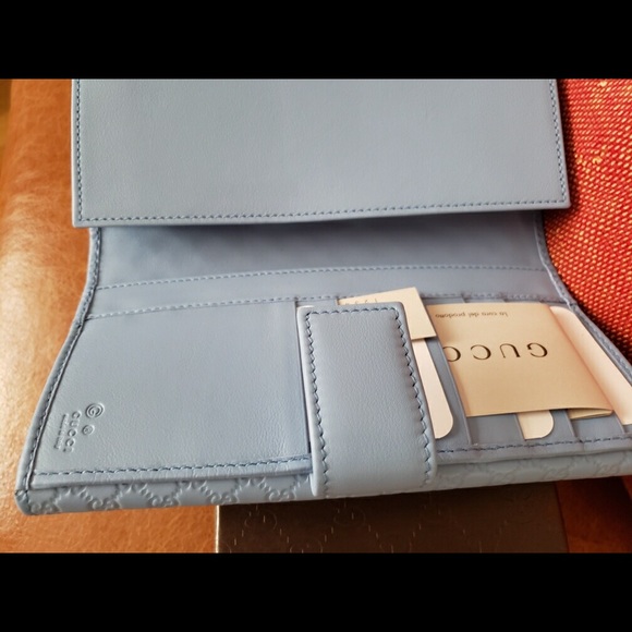 Sold...gucci women’s wallet light blue - Picture 5 of 6
